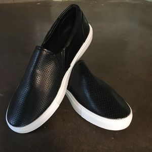 Black slip-on sneakers size 8.5 NEW